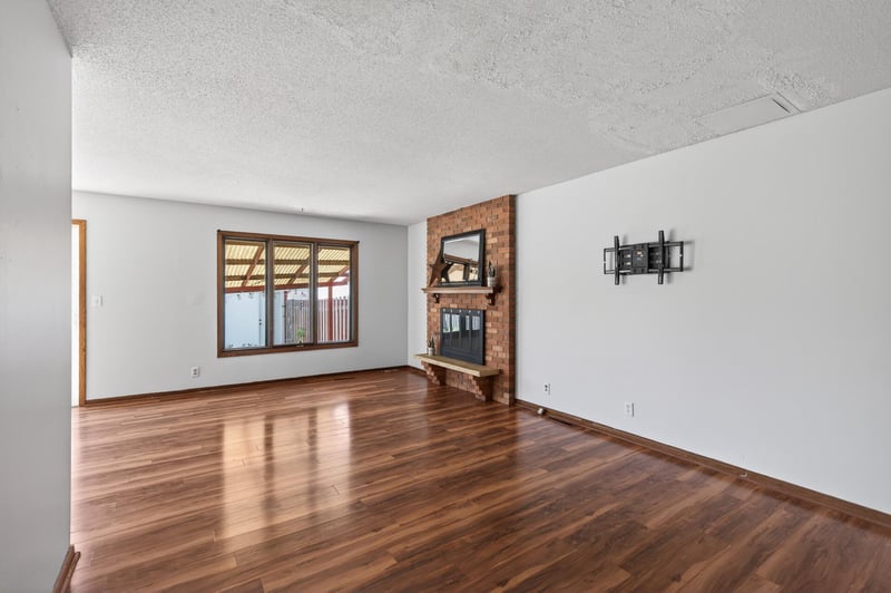 2010 Arkwright St, Maplewood, MN 55117