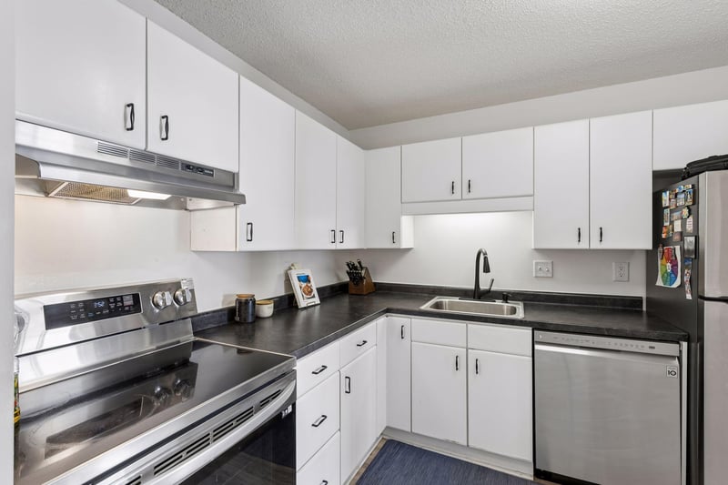 78 10th St E #2408, Saint Paul, MN 55101