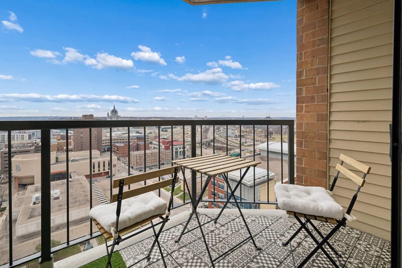 78 10th St E #2408, Saint Paul, MN 55101