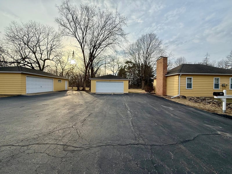1040 Mayowood Rd SW, Rochester, MN 55902