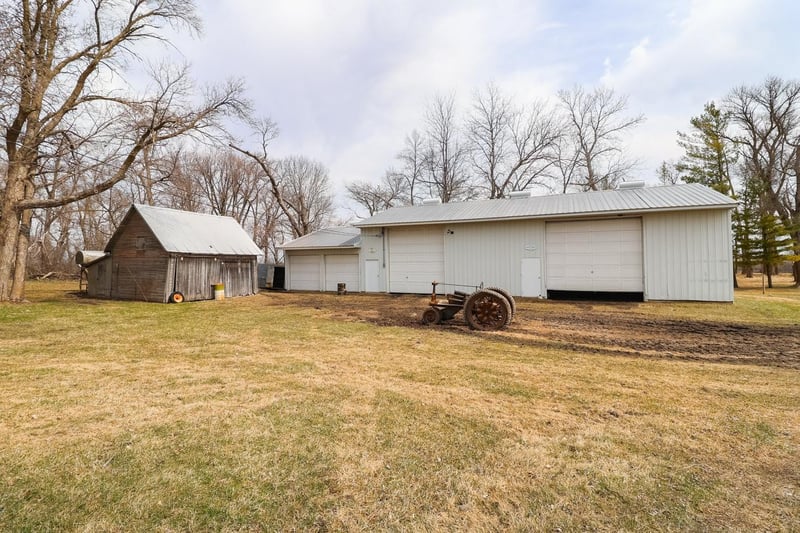 16827 Walden Ave, Hutchinson, MN 55350