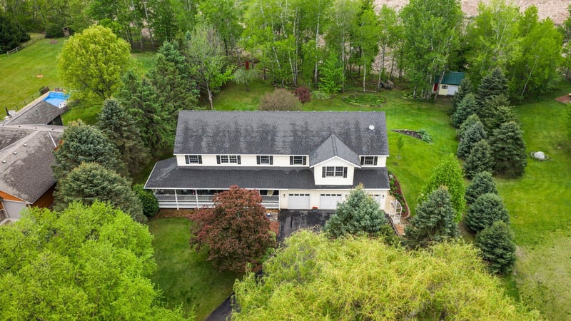31789 Lakeway Dr NE, Cambridge, MN 55008
