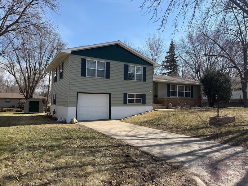 501 Veda Dr, Redwood Falls, MN 56283