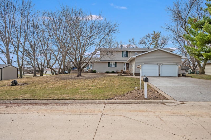 805 Hengen St, Fairmont, MN 56031