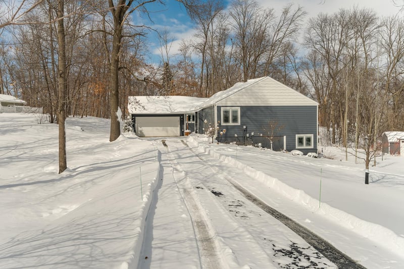 816 Hickory Ln, Mantorville, MN 55955