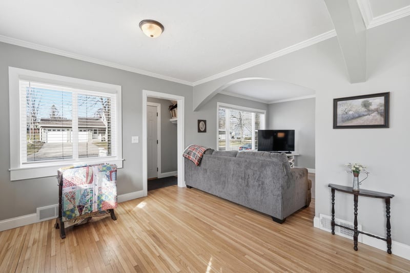 204 E Baker St, Arlington, MN 55307