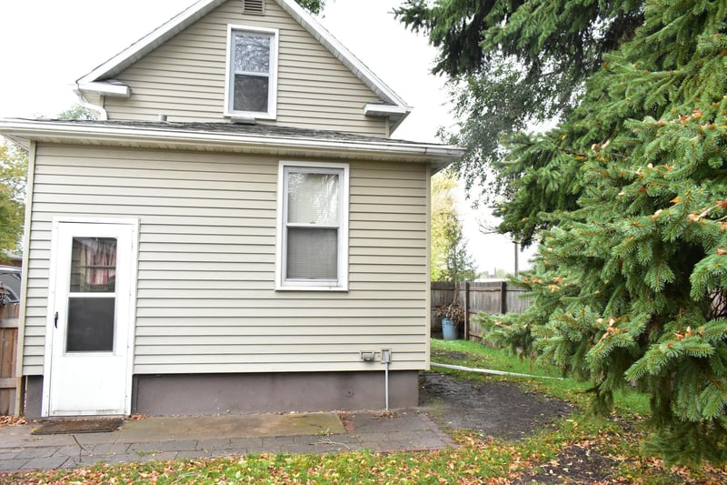 1404 2nd Ave N, Moorhead, MN 56560