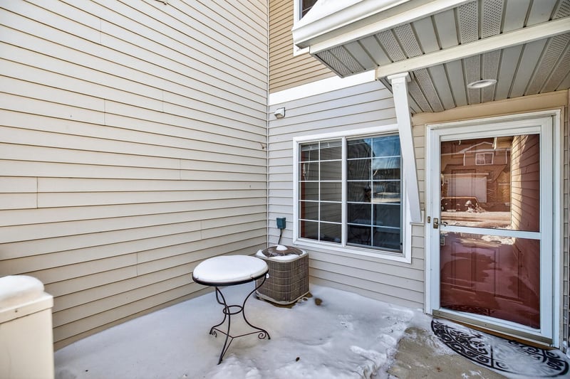 1316 Raintree Ln, Waconia, MN 55387