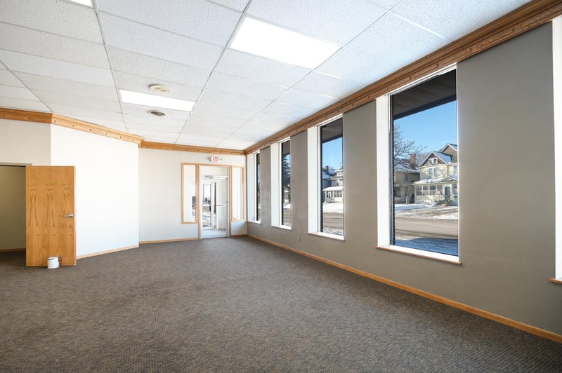 915 S Front St, Mankato, MN 56001