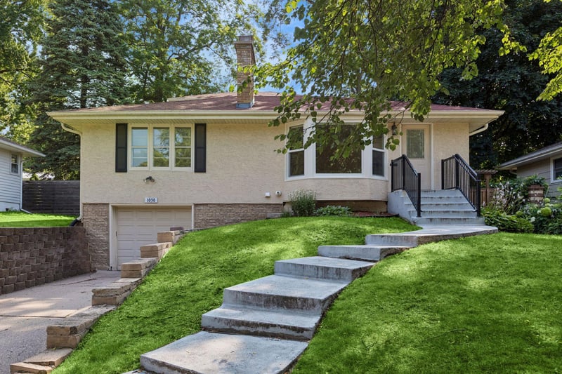 1030 Prior Ave S, Saint Paul, MN 55116