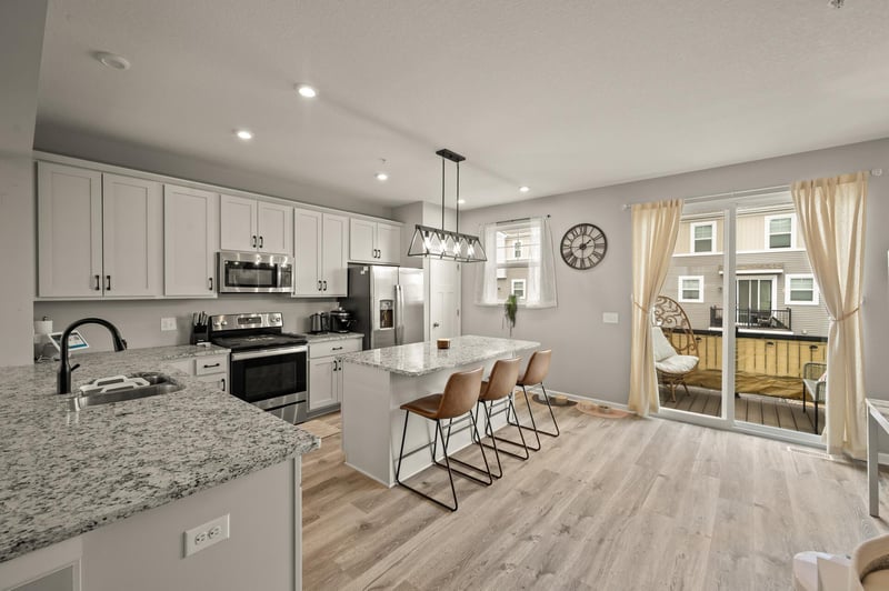 799 Roselyn Dr, Victoria, MN 55386