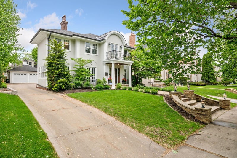 4520 Casco Ave, Edina, MN 55424