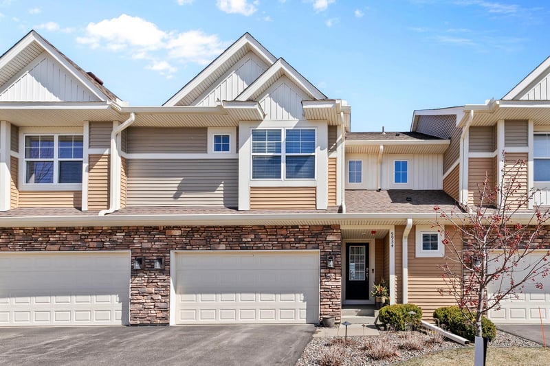 9954 5th Street Ln N, Lake Elmo, MN 55042