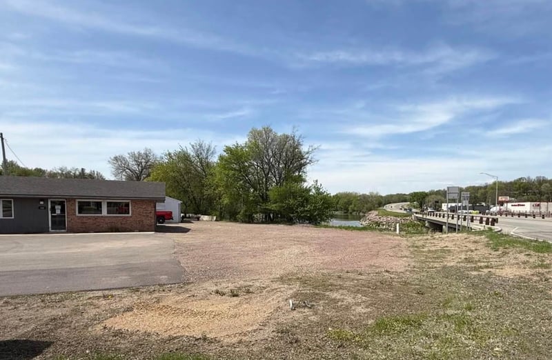 410 Springfield Pw, Jackson, MN 56143
