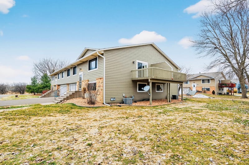 1272 Ferndale St N, Maplewood, MN 55119