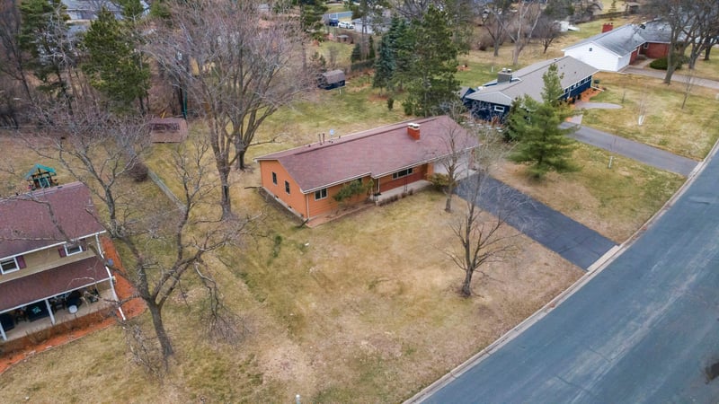 1330 E 99th St, Bloomington, MN 55425