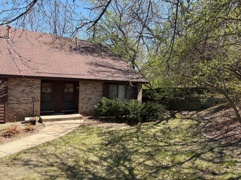 3904 Rahn Rd, Eagan, MN 55122