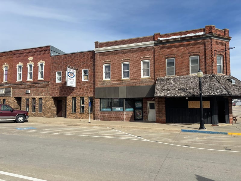 141 S Broadway St, Spring Valley, MN 55975