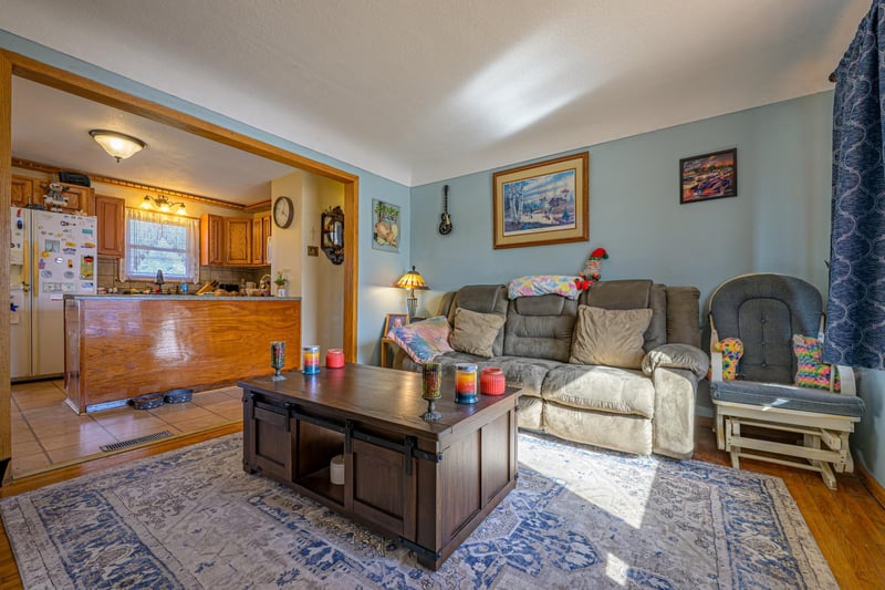 121 6th Ave NE, Hutchinson, MN 55350