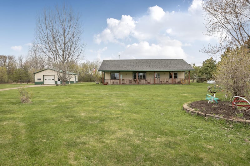 16947 110th Ave, Milaca, MN 56353