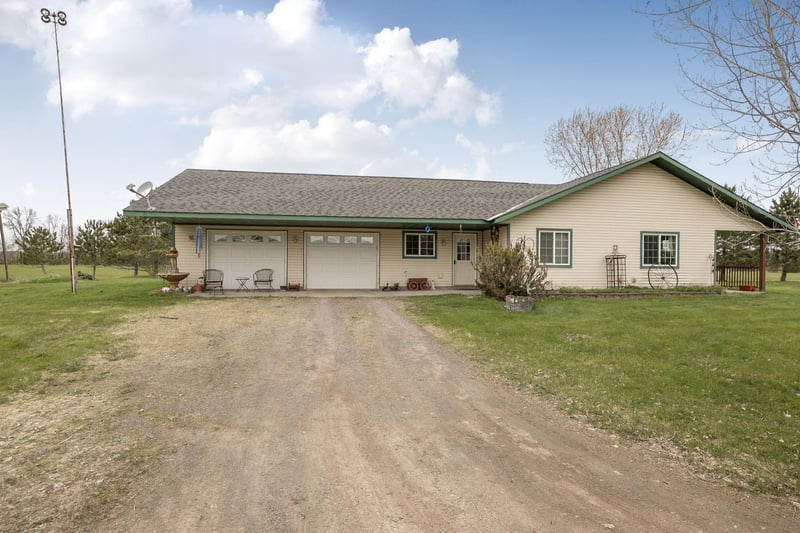 16947 110th Ave, Milaca, MN 56353