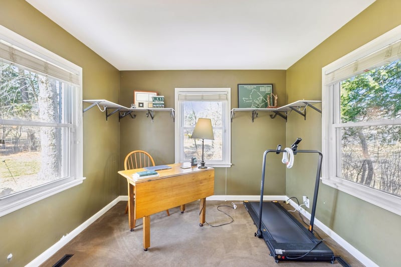11 Duck Pass Rd, North Oaks, MN 55127