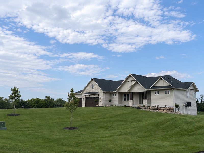 11014 Taylor Ln, Rogers, MN 55374