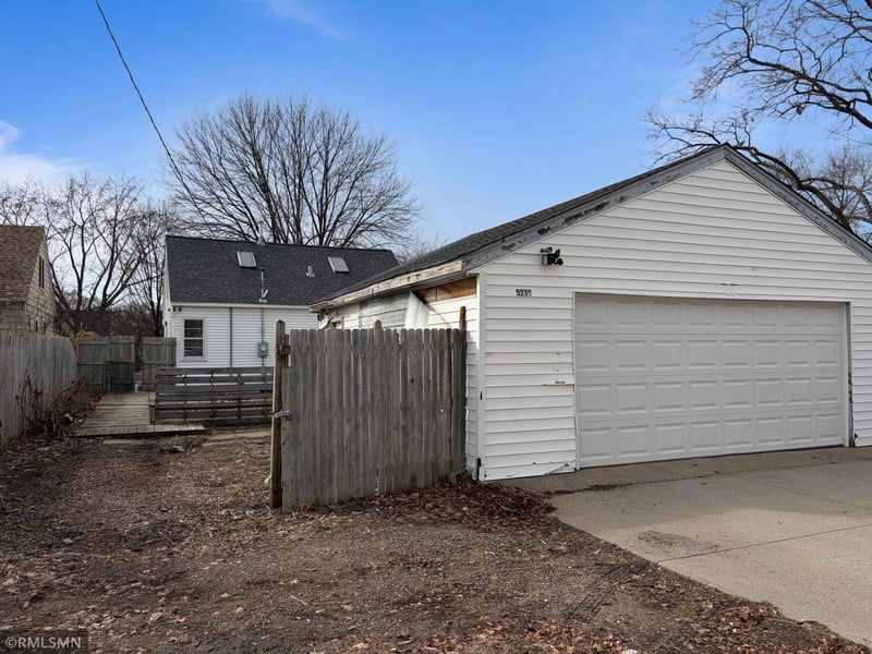 5230 Irving Ave N, Minneapolis, MN 55430