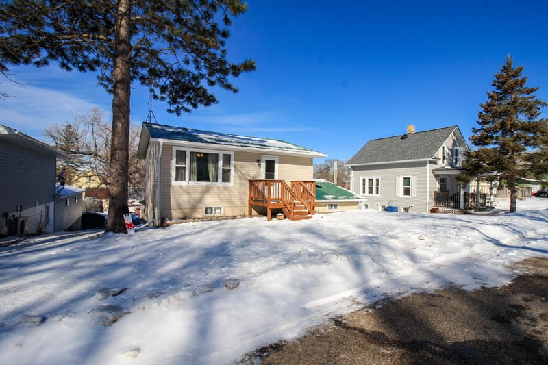 316 2nd St SE, Pelican Rapids, MN 56572