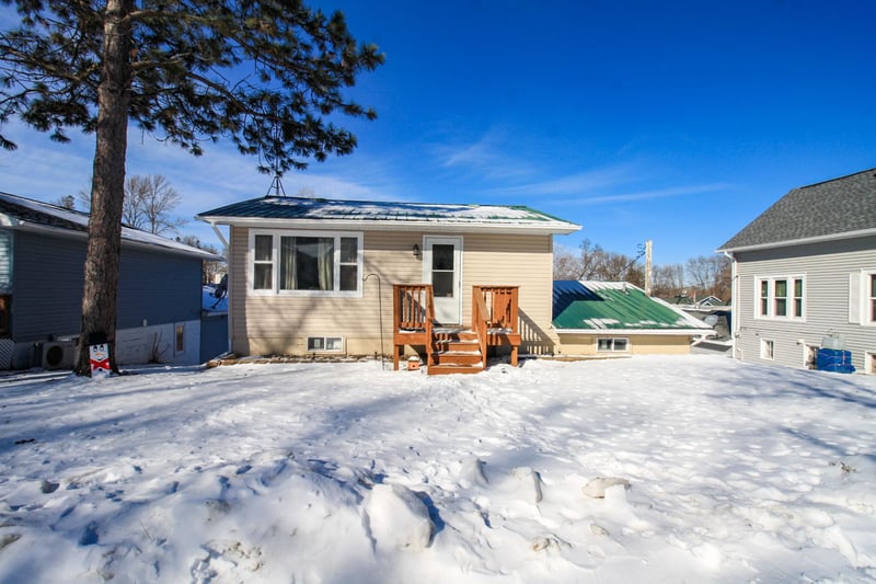 316 2nd St SE, Pelican Rapids, MN 56572