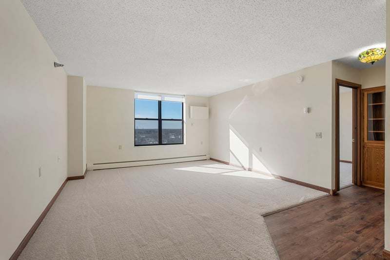7600 Golden Valley Rd #1004, Golden Valley, MN 55427