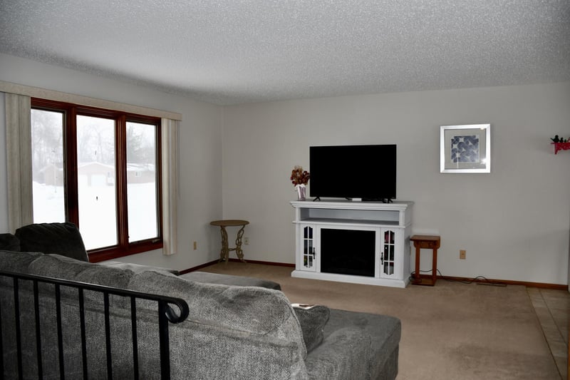 131 Belleville Ct, Thief River Falls, MN 56701