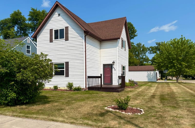622 Saint Paul Ave S, Thief River Falls, MN 56701