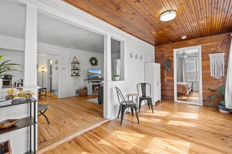 223 3rd St NW, Crosby, MN 56441