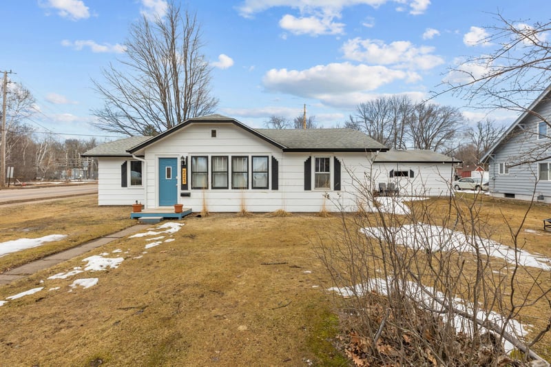223 3rd St NW, Crosby, MN 56441