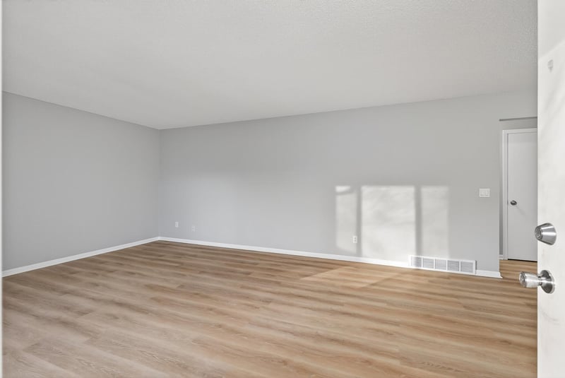 10470 Colorado Cir, Bloomington, MN 55438