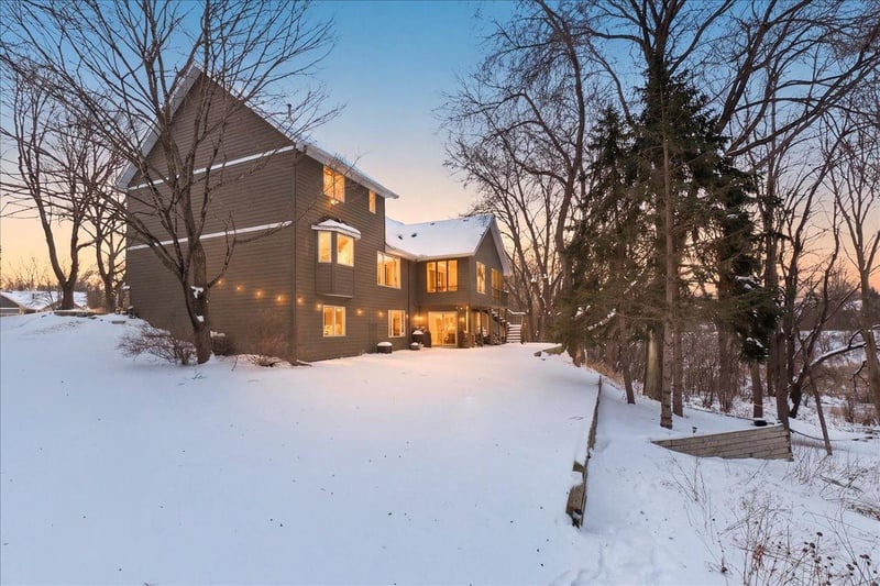 4317 Oak Ridge Ct, Vadnais Heights, MN 55127