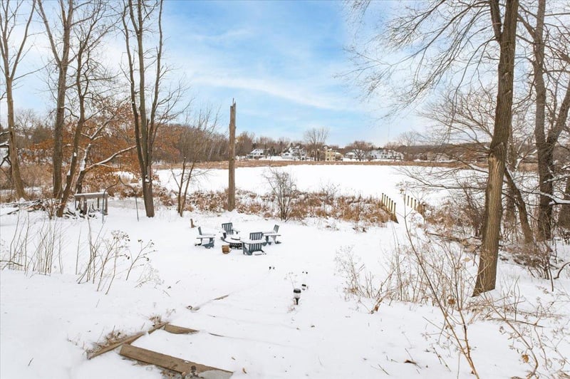 4317 Oak Ridge Ct, Vadnais Heights, MN 55127