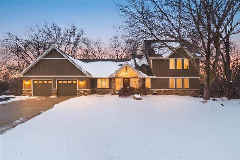 4317 Oak Ridge Ct, Vadnais Heights, MN 55127