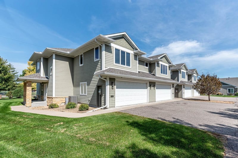 814 Pinnacle Pa, Mankato, MN 56001