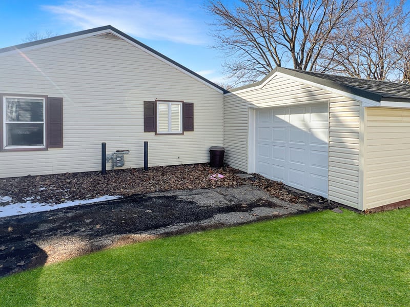 506 E 2nd St N, Truman, MN 56088