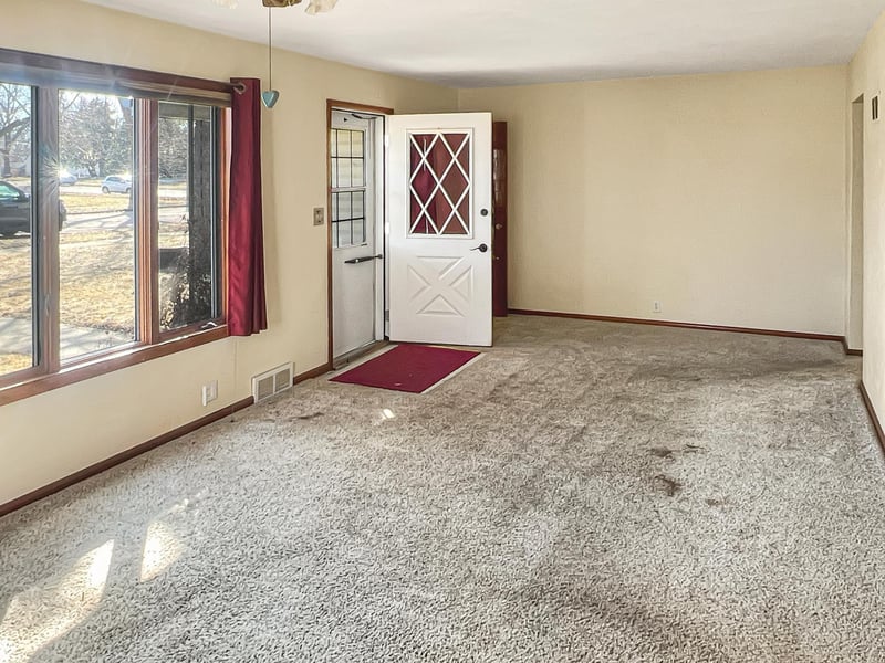 506 E 2nd St N, Truman, MN 56088