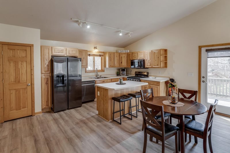 31643 Harvest Rd, Breezy Point, MN 56472