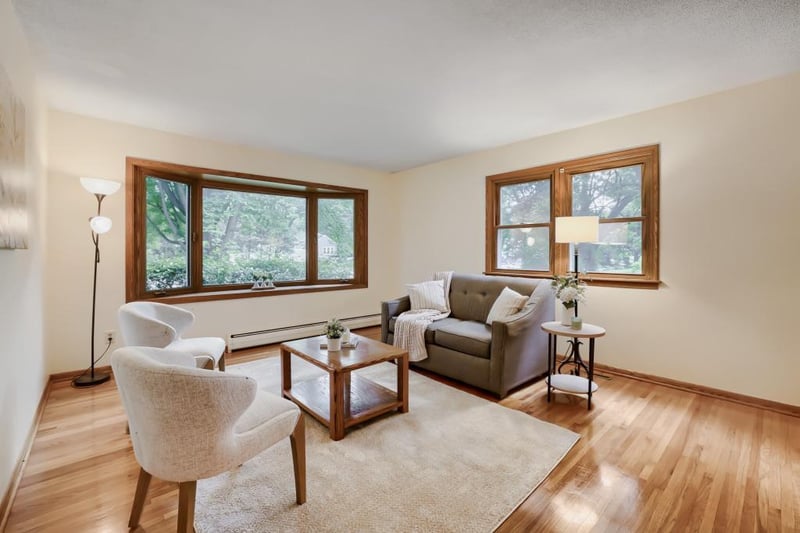 3010 Fairview Ave N, Roseville, MN 55113