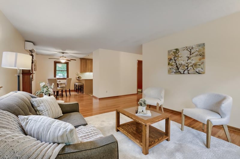 3010 Fairview Ave N, Roseville, MN 55113