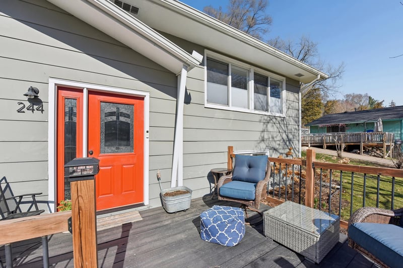 244 Quehl Ave N, Lakeland, MN 55043