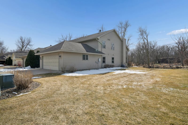 511 W Riverview Dr, Waterville, MN 56096