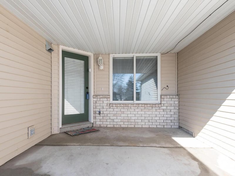 905 Serenity Cir, Norwood Young America, MN 55397