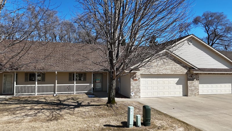 7969 Center St, Clear Lake, MN 55319