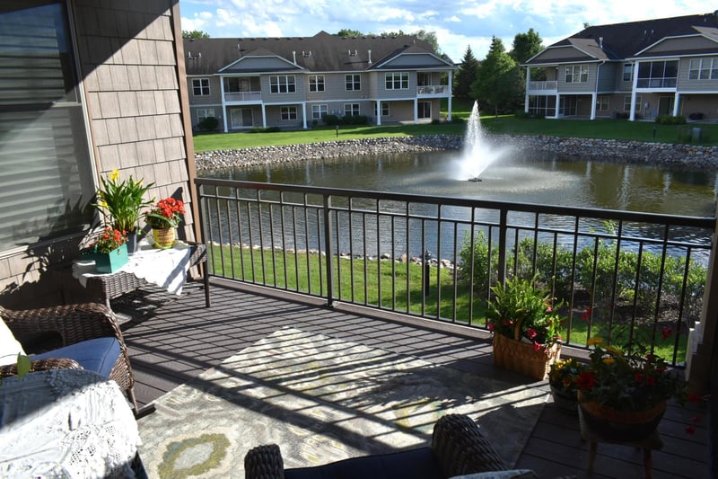 10726 Lyndale Bluffs Trl, Bloomington, MN 55420